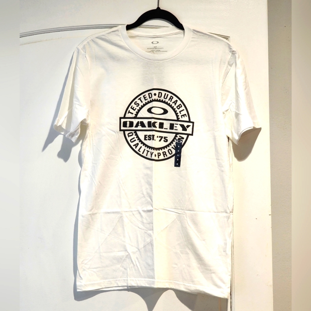 Men's Oakley Shirt